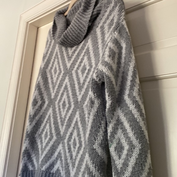 Gray White Knit Soft Sweater Cowl Neck Diamond Pattern Front & Sleeves Gray Back - Picture 4 of 5